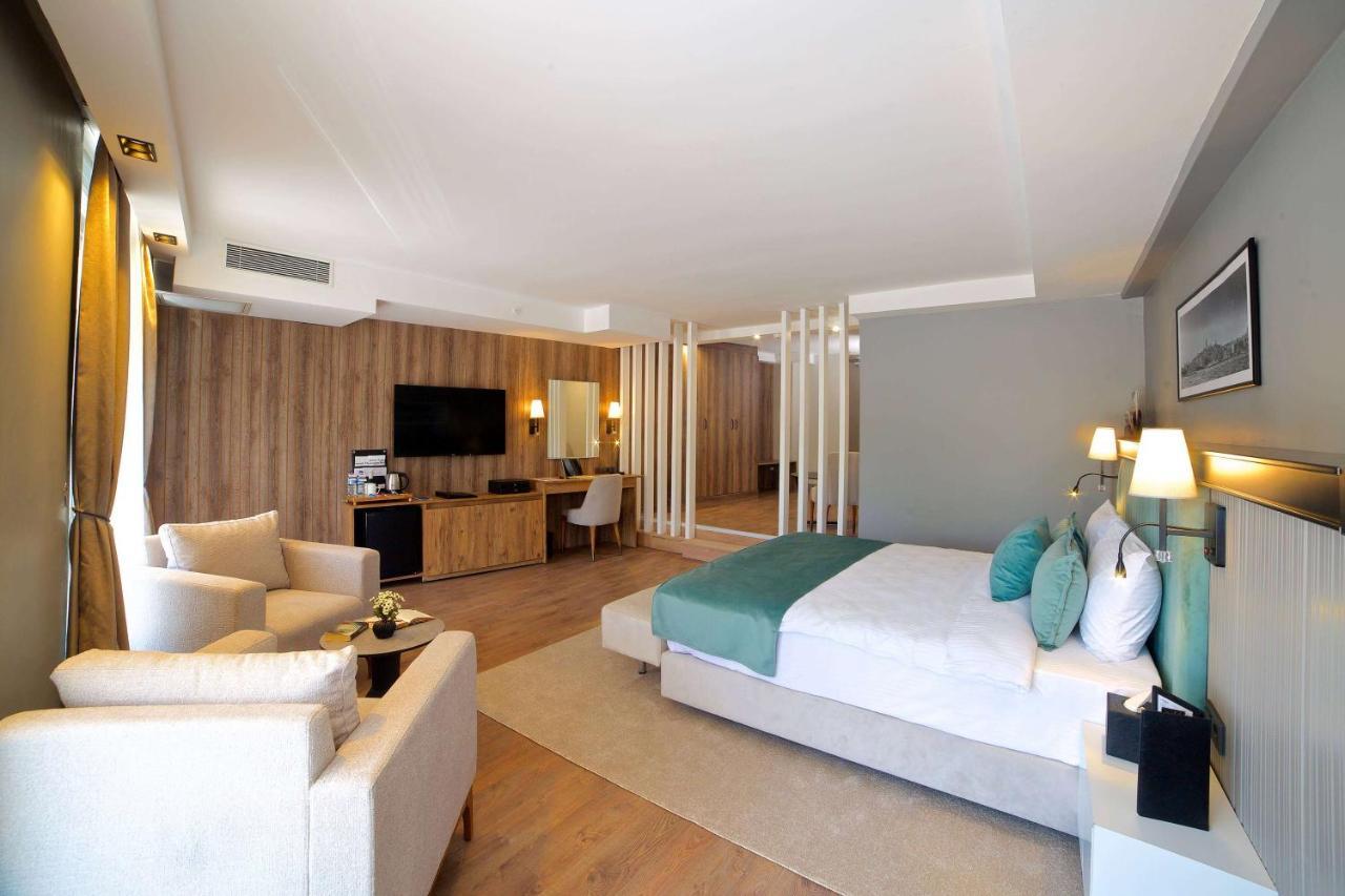 Days Inn By Wyndham Istanbul Arnavutkoy Εξωτερικό φωτογραφία