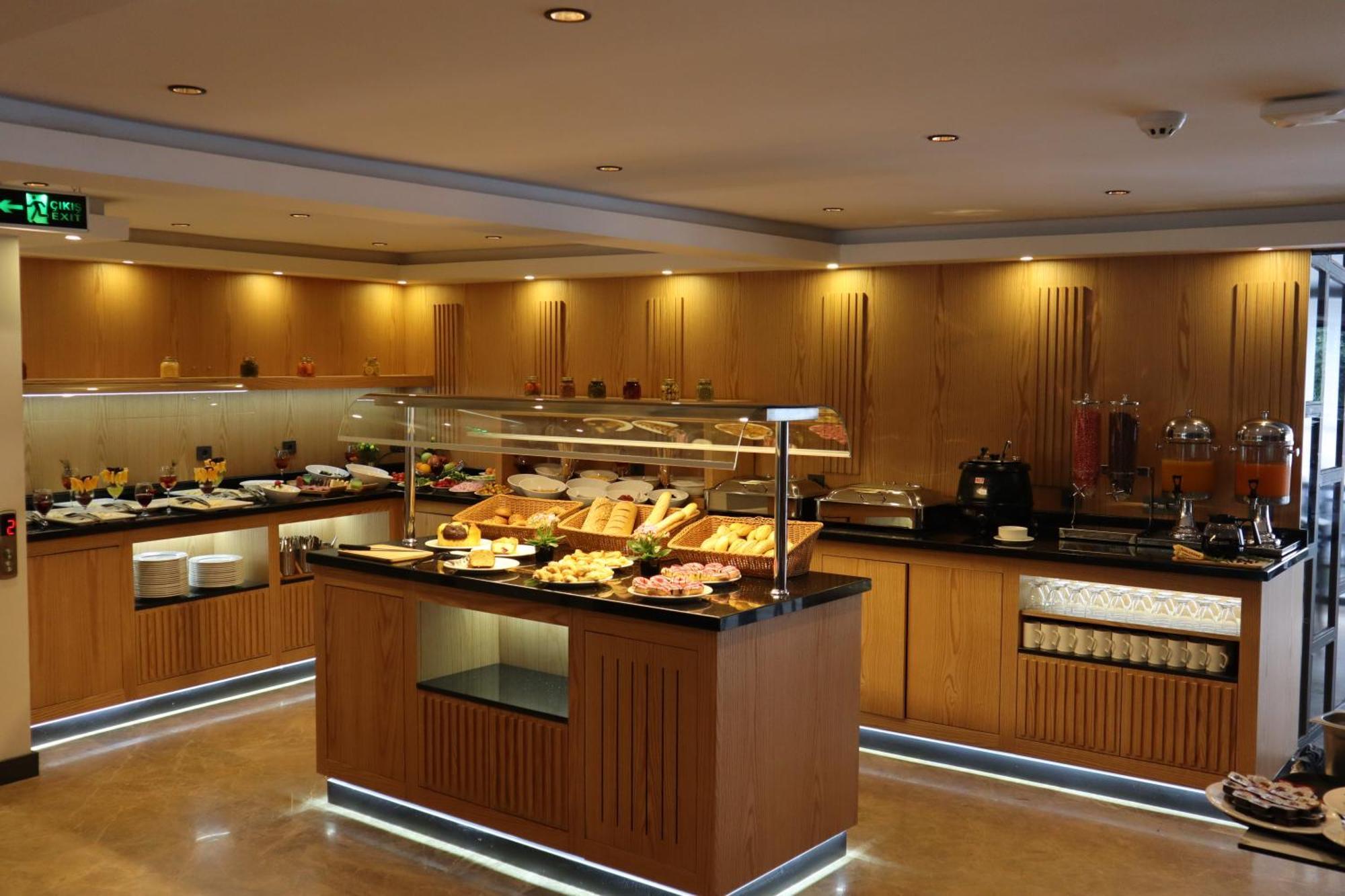 Days Inn By Wyndham Istanbul Arnavutkoy Εξωτερικό φωτογραφία